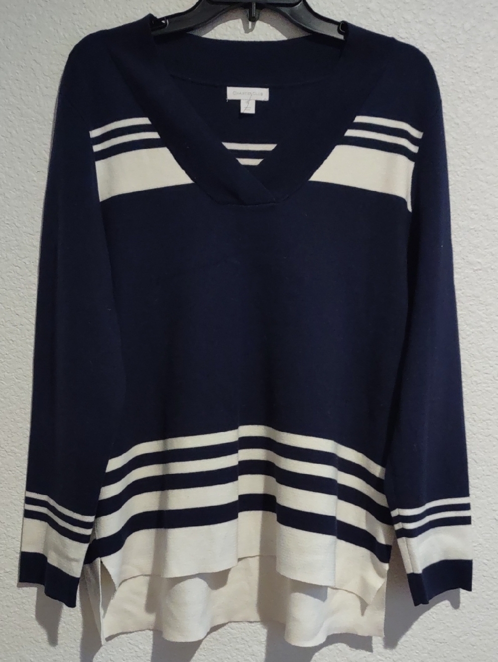 Charter Club Size XL Long Sleeve V Neck Stripe Sweater Women